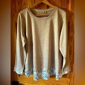 🌼 FRANSA Shirt Tail Lightweight Top